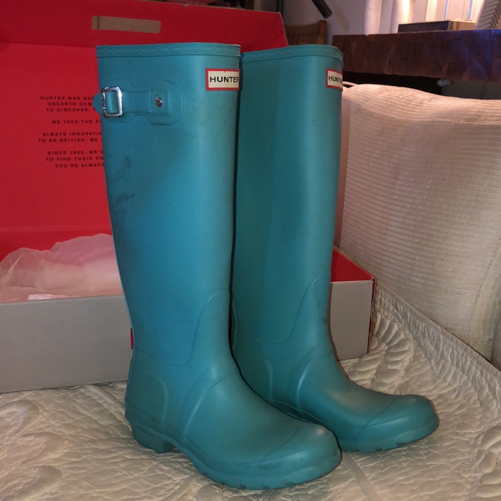 Hunter original tall sky blue rain boots size 6 or 37 with box